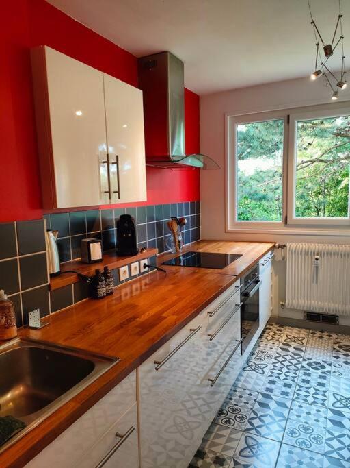 Chaleureux Appartement. Dinan Bagian luar foto