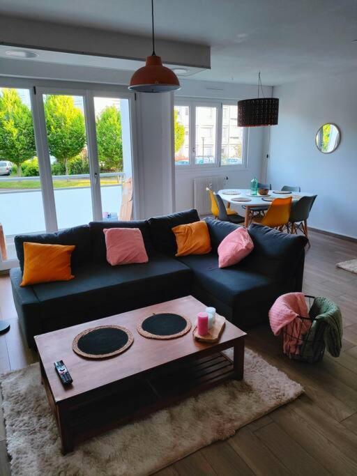 Chaleureux Appartement. Dinan Bagian luar foto