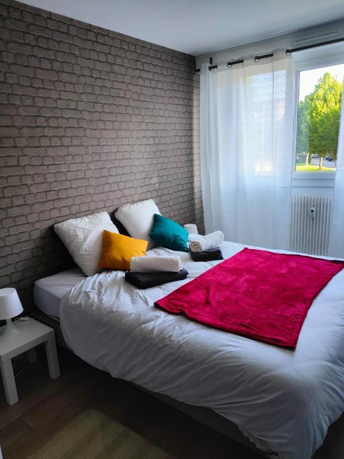Chaleureux Appartement. Dinan Bagian luar foto